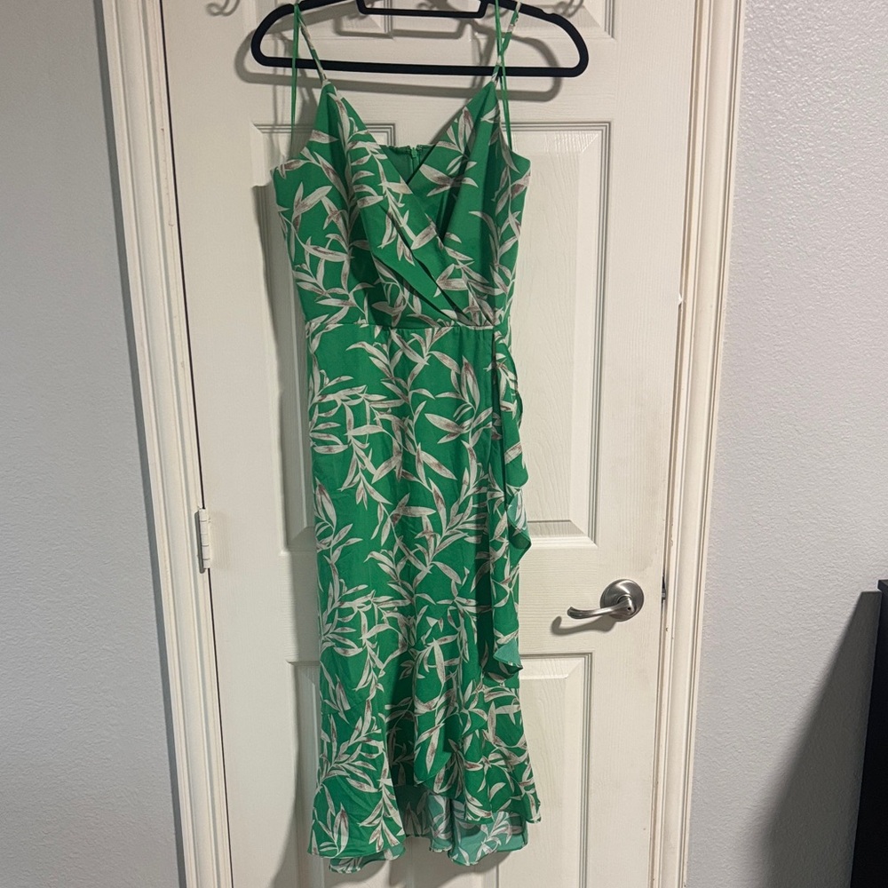 Chelsea28 Green Leaf Pattern Midi Dress